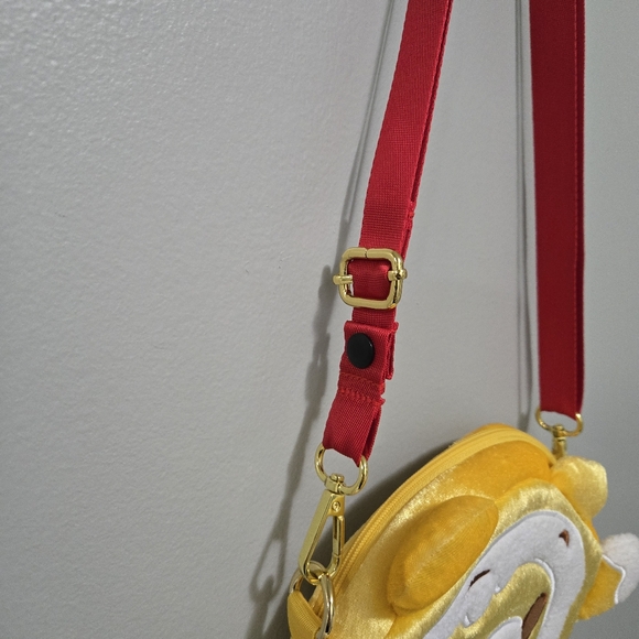 Disney Munchlings Winnie the Pooh Honey Cake Baked Treats Round Purse Bag - Picture 4 of 8